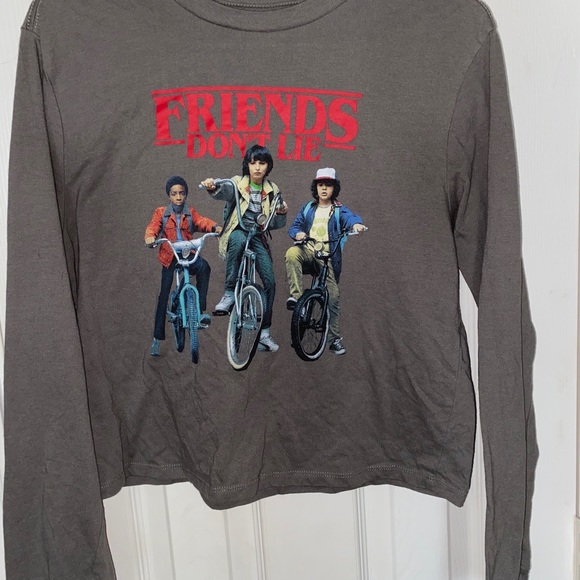Cropped Stranger Things Tee - Picture 5 of 7